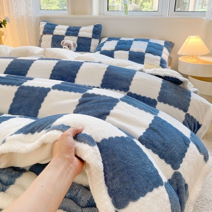 91家纺网 家纺一手货源 找家纺 （总）2024秋冬新款北极绒加厚夹棉床褥垫+北极绒宽包边被套四件套