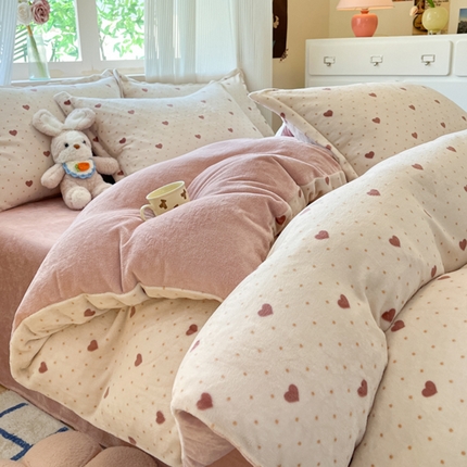 91家纺网 家纺一手货源 找家纺 （总）寐居家纺 2024新款A类小清新牛奶绒印花四件套