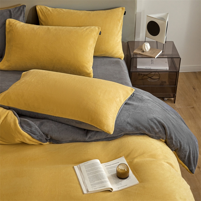 91家纺网 家纺一手货源 找家纺 启程家纺 2024新款A类加厚230克纯色双拼牛奶绒四件套 姜黄+深灰