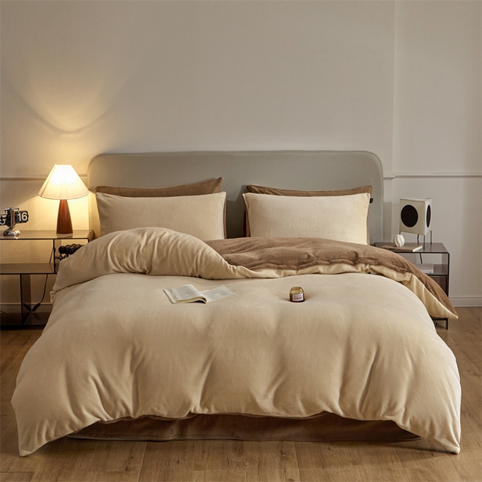 91家纺网 家纺一手货源 找家纺 启程家纺 2024新款A类加厚230克纯色双拼牛奶绒四件套 奶咖+奶茶咖