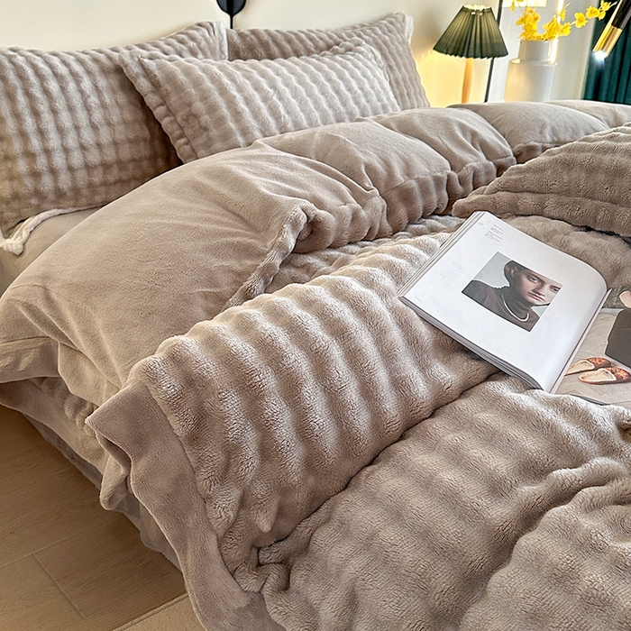 91家纺网 家纺一手货源 找家纺 芸锦豪 2024新款仿兔毛小泡泡兔兔绒兔毛绒四件套 浅驼