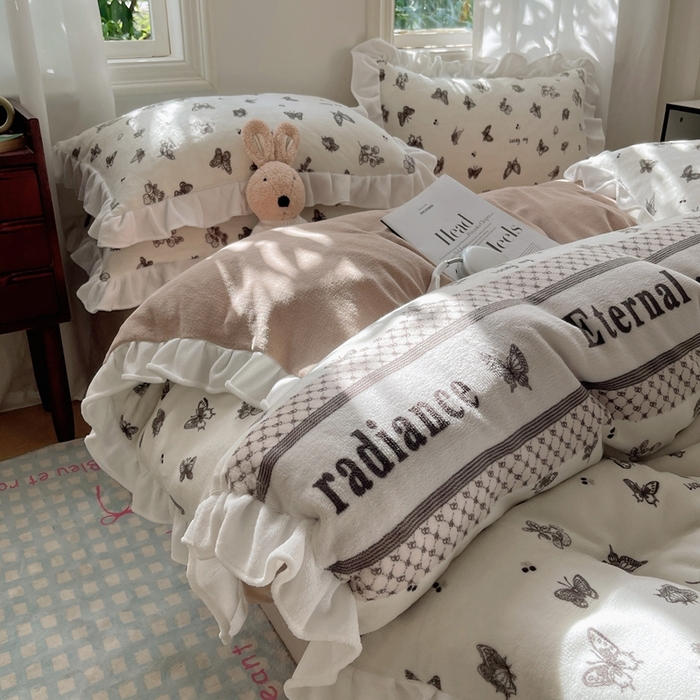 91家纺网 家纺一手货源 找家纺 美乐迪家纺 2024新款花边牛奶绒印花四件套 蝶恋花