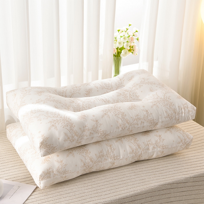 91家纺网 家纺一手货源 找家纺 圣楚家纺 2024新款云朵护颈枕枕头枕芯45*60cm 逐风