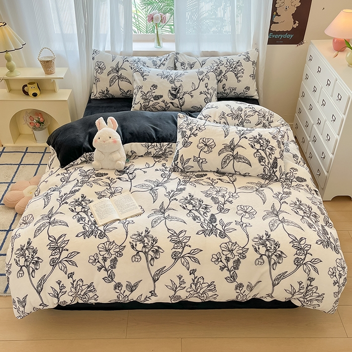 91家纺网 家纺一手货源 找家纺 慕澄家纺 2024新款小清新可爱印花牛奶绒加厚保暖四件套 黑白配