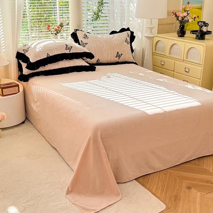 91家纺网 家纺一手货源 找家纺 大麦家纺 204新款高克重雕花牛奶绒四件套-爱丽丝 爱丽丝-蝴蝶