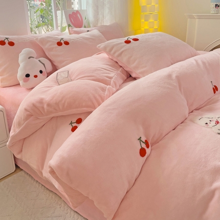 寐居家纺 2024新款纯色牛奶绒毛巾绣四件套 樱桃兔-嫩粉