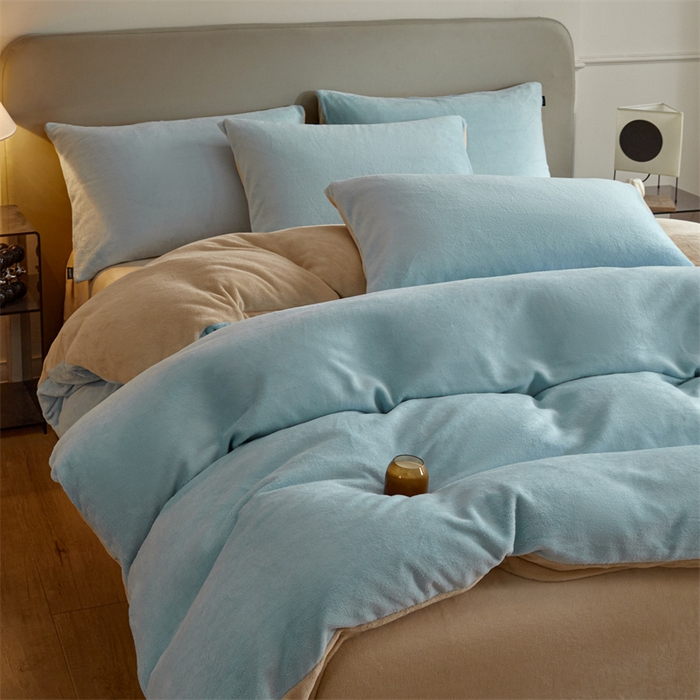 91家纺网 家纺一手货源 找家纺 启程家纺 2024新款A类加厚230克纯色双拼牛奶绒四件套 天蓝+奶咖