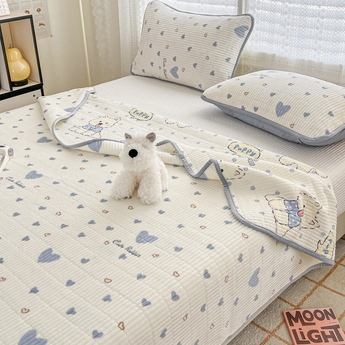 91家纺网 家纺一手货源 找家纺 茉夕家纺 2024新款奶芙纯棉印花牛奶绒水洗床盖 奶芙-爱心蓝