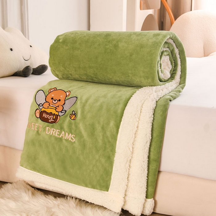 91家纺网 家纺一手货源 找家纺 2025新款毛毯AB版牛奶绒+羊羔绒毯子复合多功能午睡毯 美梦-千草绿