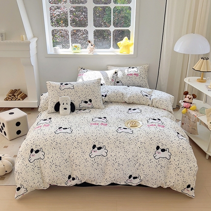 91家纺网 家纺一手货源 找家纺 山茶家纺 2024新款高克重印花牛奶绒四件套 黑色小狗