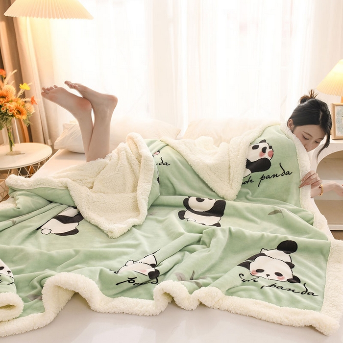 91家纺网 家纺一手货源 找家纺 2025新款毛毯AB版牛奶绒+羊羔绒毯子复合多功能午睡毯 熊猫-绿