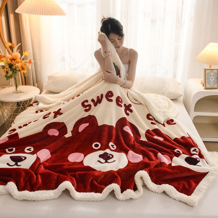 91家纺网 家纺一手货源 找家纺 2025新款毛毯AB版牛奶绒+羊羔绒毯子复合多功能午睡毯 甜蜜熊