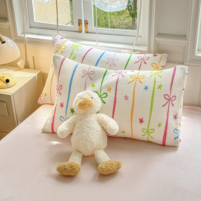 91家纺网 家纺一手货源 找家纺 2025新款小清新双面牛奶绒四件套 蝴蝶结