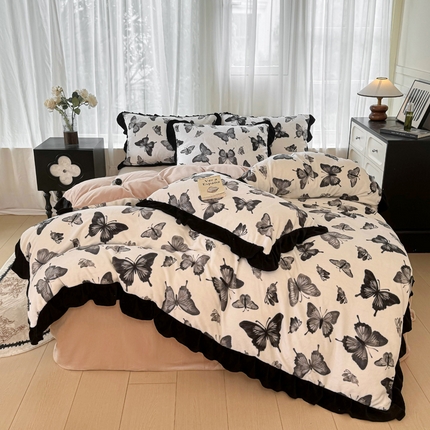 91家纺网 家纺一手货源 找家纺 米莱家纺 2024新款赫本系列花边牛奶绒四件套 蝶舞