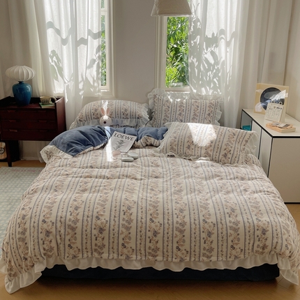 美乐迪家纺 2024新款花边牛奶绒印花四件套 花丛蓝