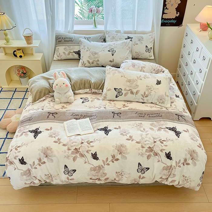 91家纺网 家纺一手货源 找家纺 慕澄家纺 2024新款小清新可爱印花牛奶绒加厚保暖四件套 夜舞精灵