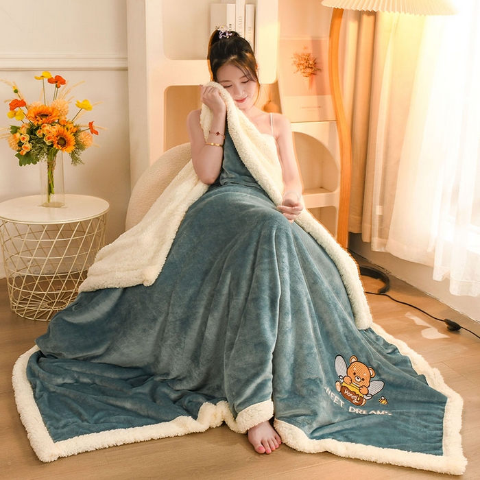 91家纺网 家纺一手货源 找家纺 2025新款毛毯AB版牛奶绒+羊羔绒毯子复合多功能午睡毯 美梦-烟波蓝