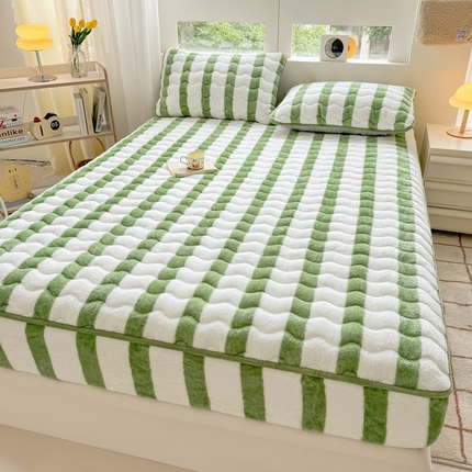 91家纺网 家纺一手货源 找家纺 （总）2024秋冬北极绒加厚夹棉床笠三件套印花泰迪绒床垫保护套罩-格子条纹系(自然光图)