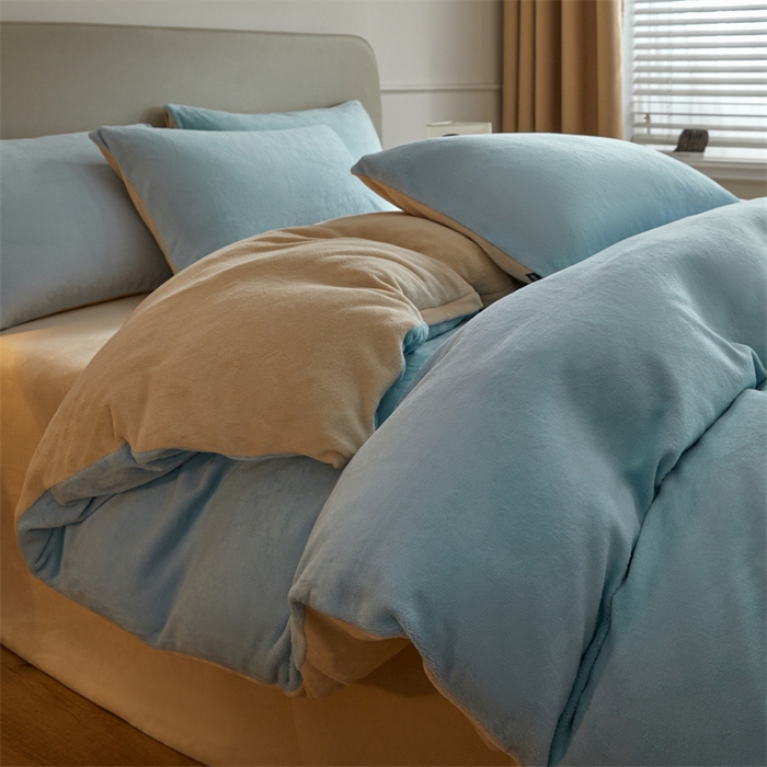 91家纺网 家纺一手货源 找家纺 启程家纺 2024新款A类加厚230克纯色双拼牛奶绒四件套 天蓝+奶咖