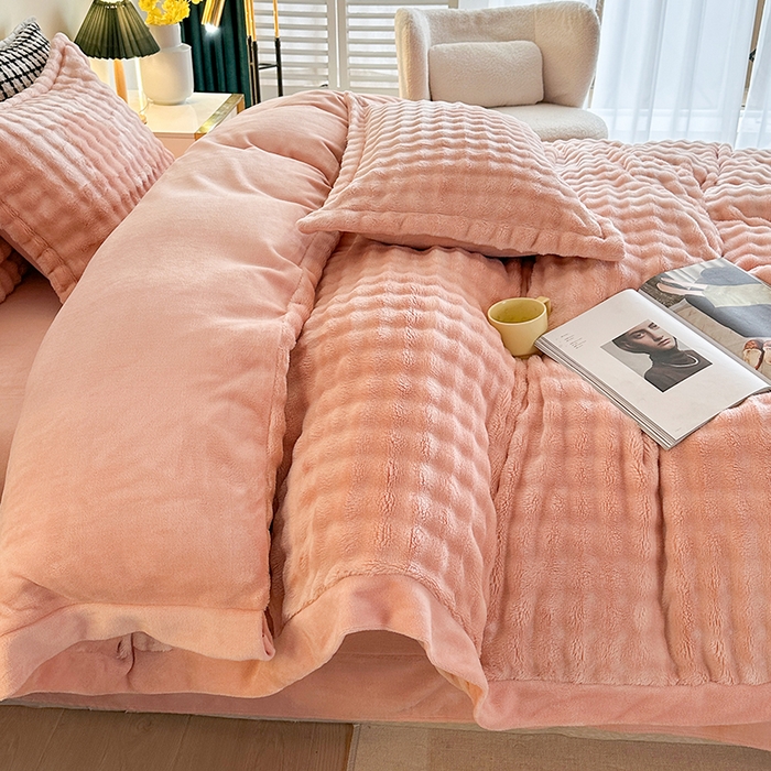 91家纺网 家纺一手货源 找家纺 芸锦豪 2024新款仿兔毛小泡泡兔兔绒兔毛绒四件套 樱花粉