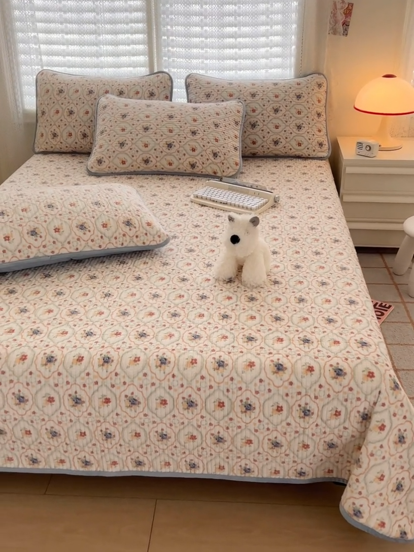 91家纺网 家纺一手货源 找家纺 茉夕家纺 2024新款奶芙纯棉印花牛奶绒水洗床盖 奶芙-春暖花开