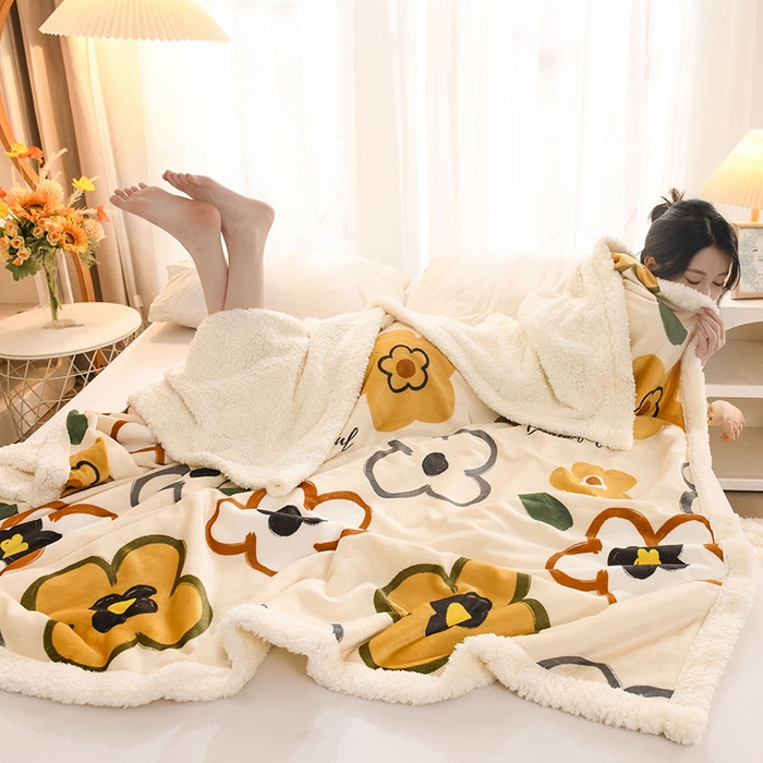 91家纺网 家纺一手货源 找家纺 2025新款毛毯AB版牛奶绒+羊羔绒毯子复合多功能午睡毯 向阳花-米白