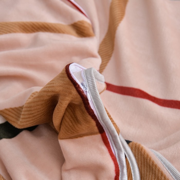 91家纺网 家纺一手货源 找家纺 阿亮家居 2024新款8.5斤保暖牛奶绒金貂绒床裙款四件套 经典条格