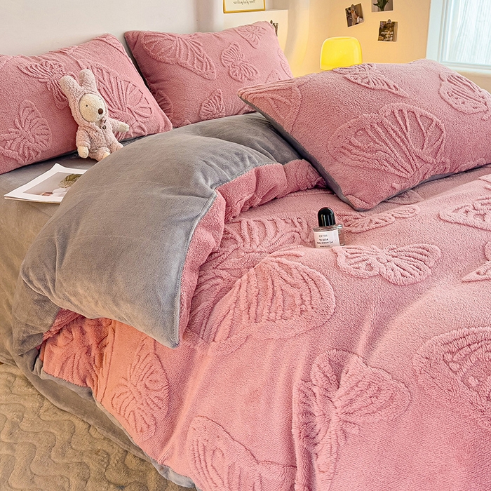 91家纺网 家纺一手货源 找家纺 （总）梦之岛 2024新款高克重提花雕花牛奶绒四件套