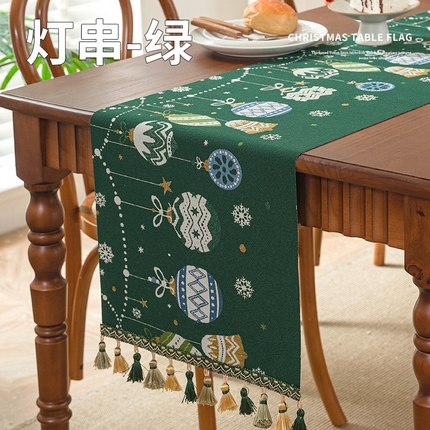 91家纺网 家纺一手货源 找家纺 南通大梧纺织  2024新款棉纱色织提花圣诞氛围桌旗- 圣诞供货  第二批 灯串-绿