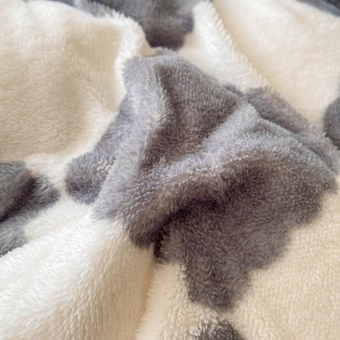 91家纺网 家纺一手货源 找家纺 2024新款A类北极绒格子-条纹系列宽包边加厚被套（暖光图） 棋盘格-灰色