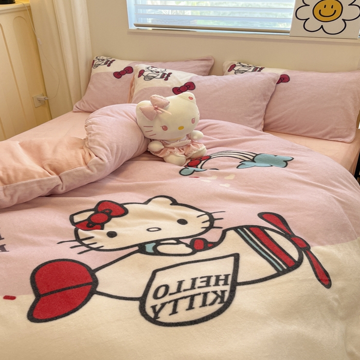 91家纺网 家纺一手货源 找家纺 金爱家 2024新款三丽鸥大版加厚牛奶绒四件套-第二批 绒R滑翔kt