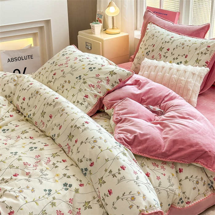 91家纺网 家纺一手货源 找家纺 2025新款三角针贝壳边棉加牛奶绒工艺款四件套 凝香