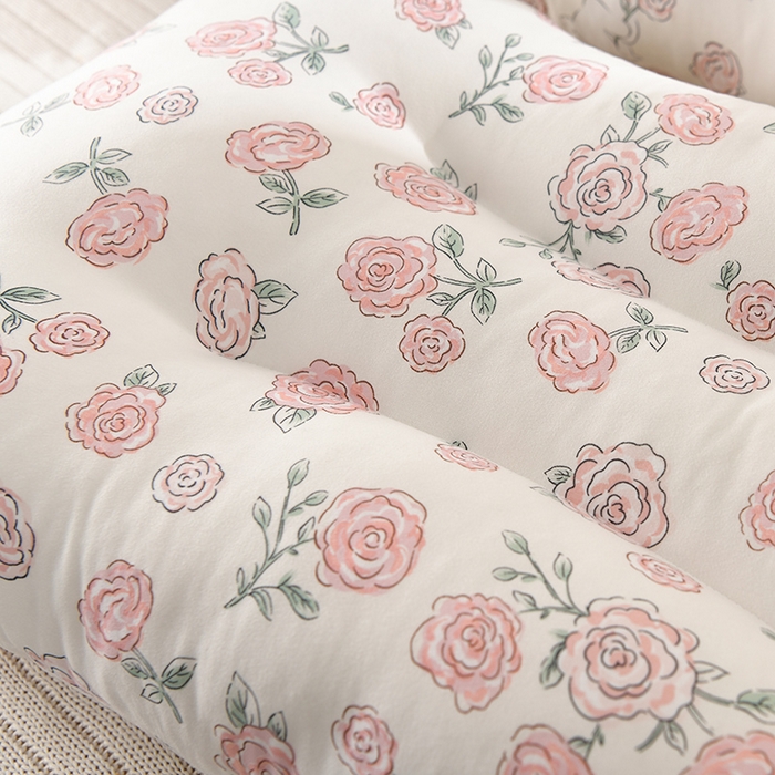 91家纺网 家纺一手货源 找家纺 圣楚家纺 2024新款云朵护颈枕枕头枕芯45*60cm 花香