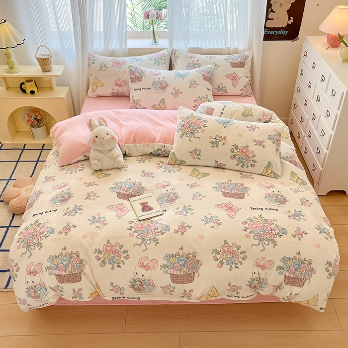 91家纺网 家纺一手货源 找家纺 慕澄家纺 2024新款小清新可爱印花牛奶绒加厚保暖四件套 花篮兔