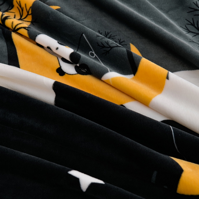 91家纺网 家纺一手货源 找家纺 阿亮家居 2024新款8.5斤保暖牛奶绒金貂绒床裙款四件套 可爱熊猫