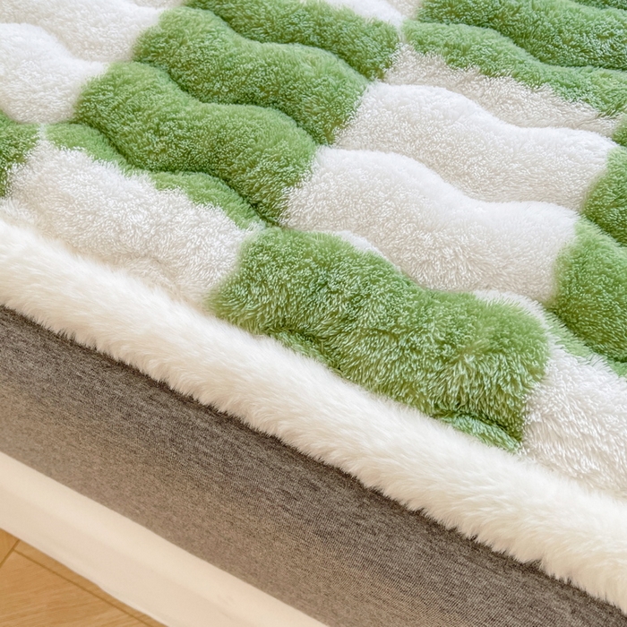 91家纺网 家纺一手货源 找家纺 2024秋冬加厚床垫床褥子北极绒印花泰迪绒床褥床护垫三件套-160g夹棉 棋盘格-豆绿