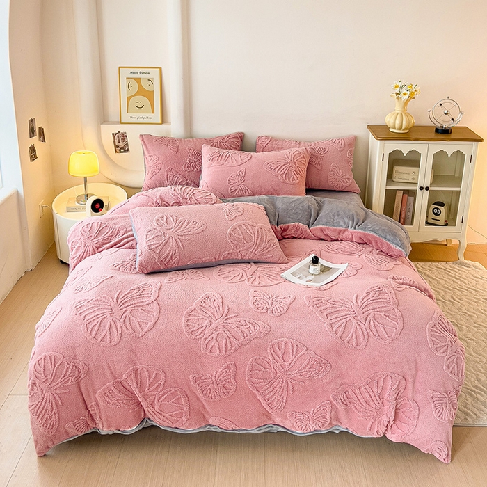 91家纺网 家纺一手货源 找家纺 （总）梦之岛 2024新款高克重提花雕花牛奶绒四件套