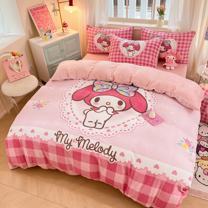 91家纺网 家纺一手货源 找家纺 金爱家 2024新款三丽鸥大版加厚牛奶绒四件套-第二批 绒大版-R粉黛美乐蒂