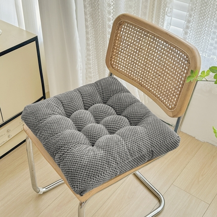 91家纺网 家纺一手货源 找家纺 （总）囍莱家纺 2024新款豆豆绒立体方形坐垫