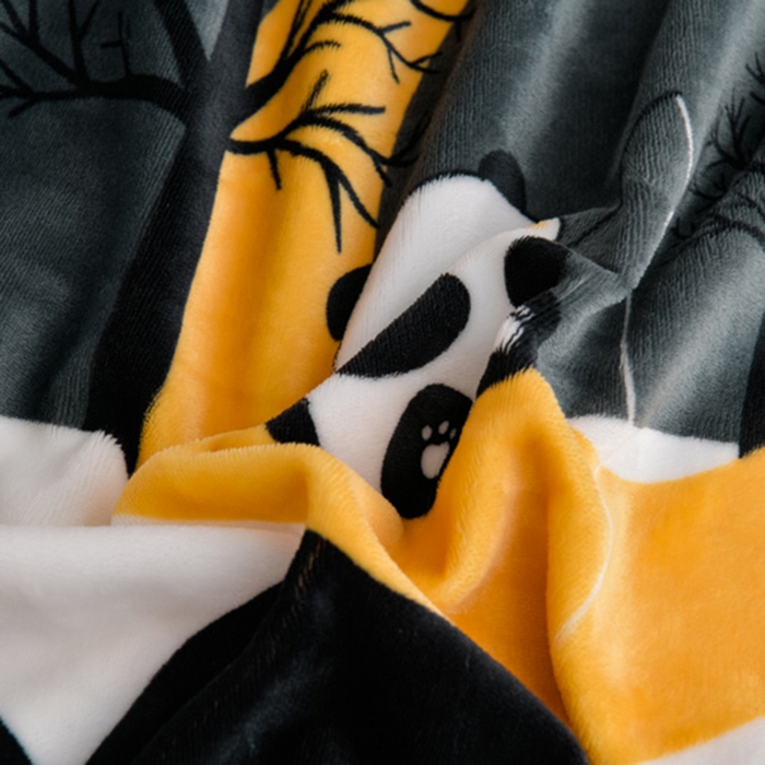 91家纺网 家纺一手货源 找家纺 阿亮家居 2024新款8.5斤保暖牛奶绒金貂绒床裙款四件套 可爱熊猫