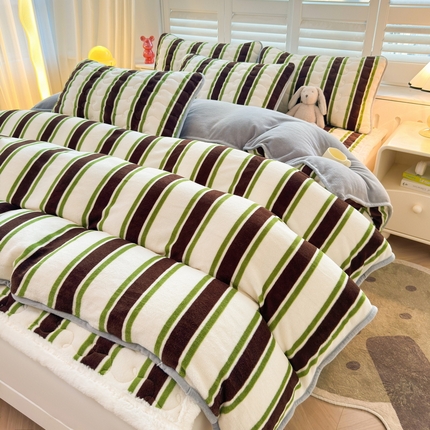 91家纺网 家纺一手货源 找家纺 2024秋冬新款牛奶绒加厚夹棉床褥垫+牛奶绒被套四件套印象