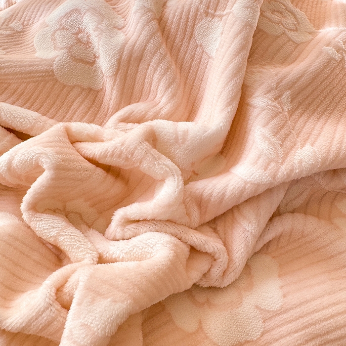 91家纺网 家纺一手货源 找家纺 大麦家纺 204新款高克重雕花牛奶绒四件套-爱丽丝 爱丽丝-桃粉