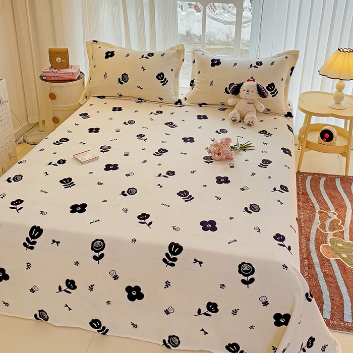 91家纺网 家纺一手货源 找家纺 名兮家居 2024新款时尚卡通风高克重牛奶绒床单-盖毯 花溪