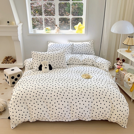 山茶家纺 2024新款高克重印花牛奶绒四件套 黑色爱心