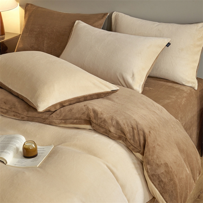 91家纺网 家纺一手货源 找家纺 启程家纺 2024新款A类加厚230克纯色双拼牛奶绒四件套 奶咖+奶茶咖