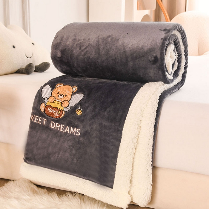 91家纺网 家纺一手货源 找家纺 2025新款毛毯AB版牛奶绒+羊羔绒毯子复合多功能午睡毯 美梦-深灰