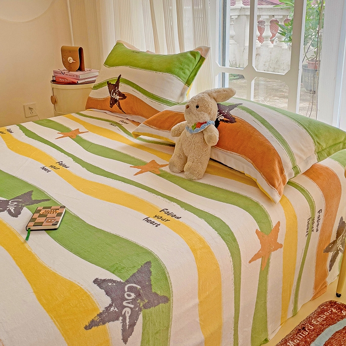 91家纺网 家纺一手货源 找家纺 名兮家居 2024新款时尚卡通风高克重牛奶绒床单-盖毯 繁星