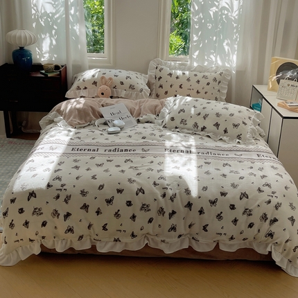 91家纺网 家纺一手货源 找家纺 美乐迪家纺 2024新款花边牛奶绒印花四件套 蝶恋花