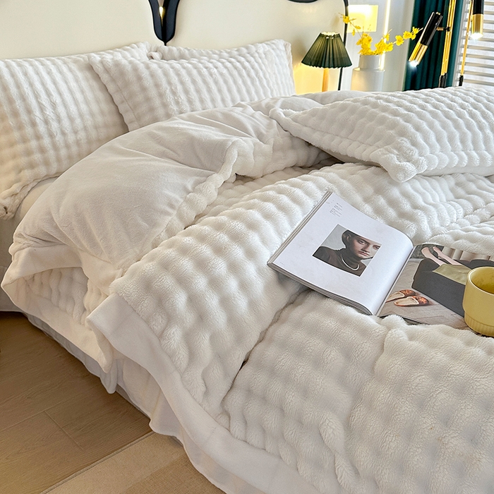 91家纺网 家纺一手货源 找家纺 芸锦豪 2024新款仿兔毛小泡泡兔兔绒兔毛绒四件套 纯白