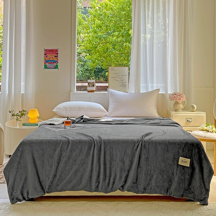 亚龙工厂店 2024新款牛奶绒盖毯被 灰色